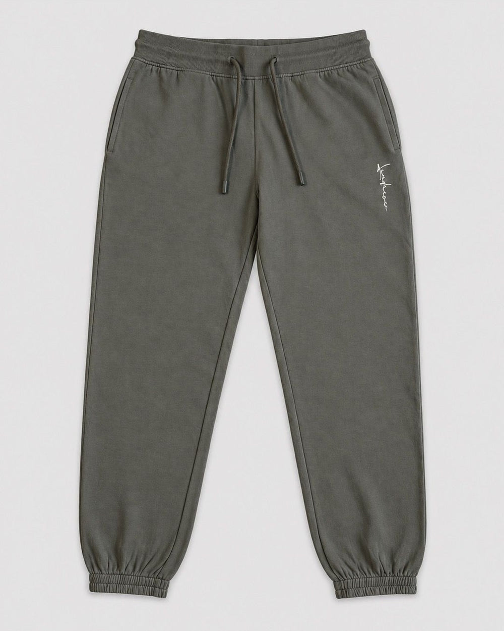 Londinese Futura Pant, pantalone in felpa verde timo (Timo Dust) con ricamo sulla gamba e lavaggio acid wash, vista frontale