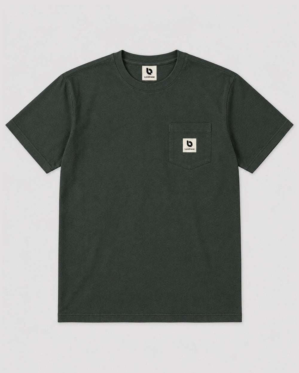 Londinese Pocket Tee, t-shirt con taschino verde scuro (Hunter) con etichetta sul taschino, vista frontale