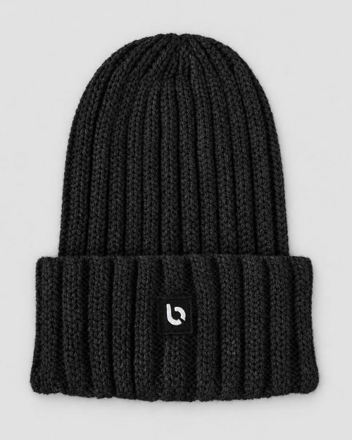 Londinese Beanie, berretto a coste nero (Black) con patch Londinese, vista frontale