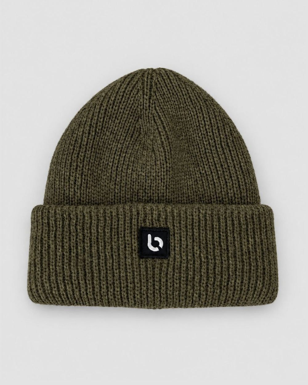 Londinese Beanie, berretto verde cipresso (Cypress) con patch Londinese, vista frontale